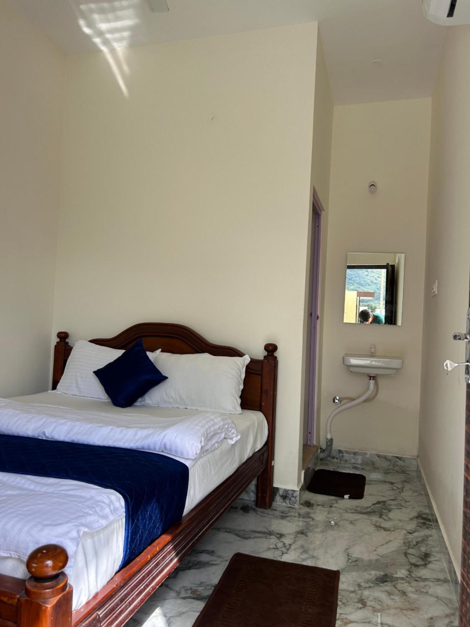 Dss Home Stay Just 500 Meter Girivalam Road Tiruvannāmalai Exteriör bild